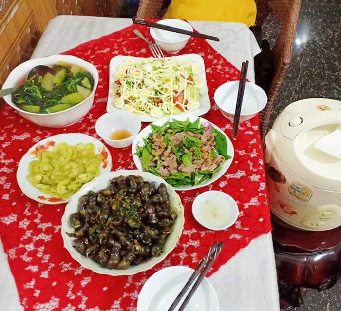 khong chi lay duoc giai tan, co dau 62 tuoi con cua do me chong nho nhung mam com ngon - 9