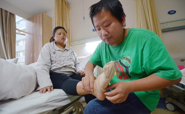 mot tuan 4 lan loc mau, me bau tre "suc cung luc kiet" van xin duoc giu lai con - 1