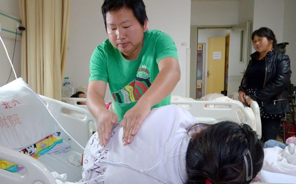 mot tuan 4 lan loc mau, me bau tre "suc cung luc kiet" van xin duoc giu lai con - 2