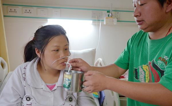 mot tuan 4 lan loc mau, me bau tre "suc cung luc kiet" van xin duoc giu lai con - 4