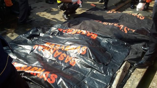 su that ve buc anh em be song sot trong tham hoa roi may bay o indonesia - 2