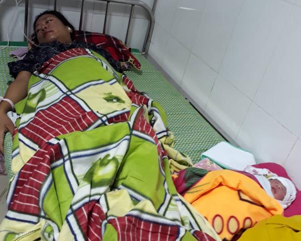 ca sinh doi "nho doi" cua me nghe an, thuoc te chua kip ngam bac si da "ha dao" mo - 4