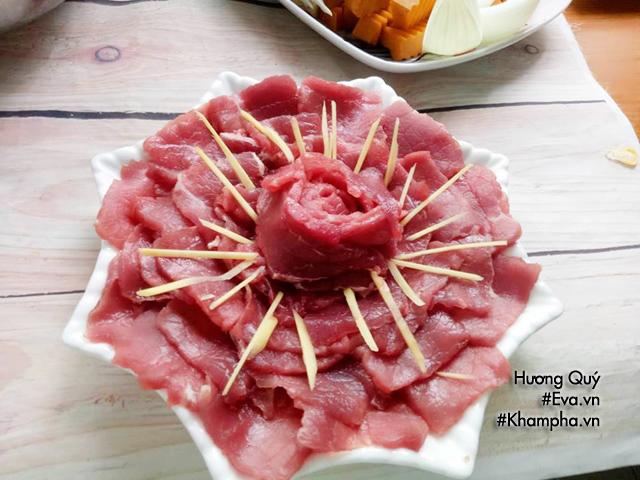 ai cung hoc cach nau lau bo ngon the nay thi nha hang chi con nuoc dong cua thoi! - 1