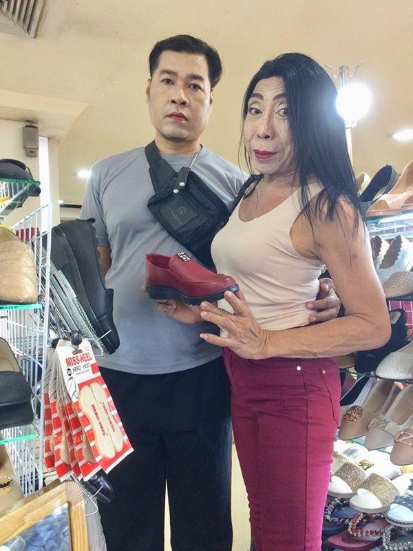 “gai gia” chuyen gioi thai lan gay soc khi uon eo hon tinh tre trong sinh nhat tuoi 57 - 1