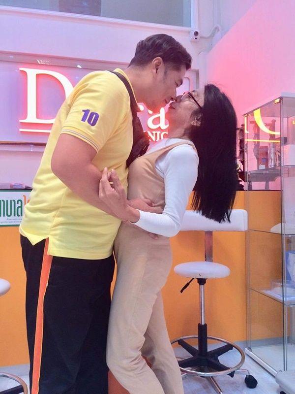 “gai gia” chuyen gioi thai lan gay soc khi uon eo hon tinh tre trong sinh nhat tuoi 57 - 5