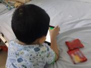 Tin tức - Con mới 1 tháng mẹ đã lạm dụng điện thoại để dỗ dành, 5 năm sau không hết hối hận
