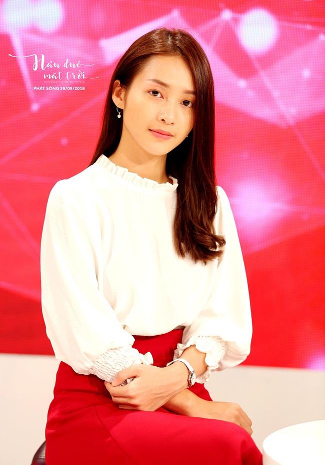 la tinh nhan man anh nhung kha ngan lai ne di an chung voi song luan: su that "giat minh" - 1