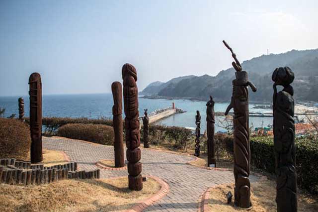 phu nu do xo den check-in tai cong vien