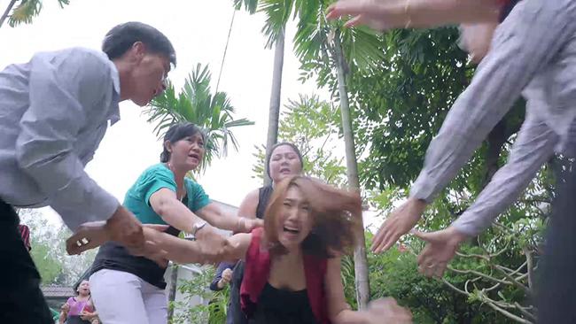 "ngay tan" cua han gao nep gao te: cong no thay nhan tinh, bi dan keo den danh hoi dong - 1