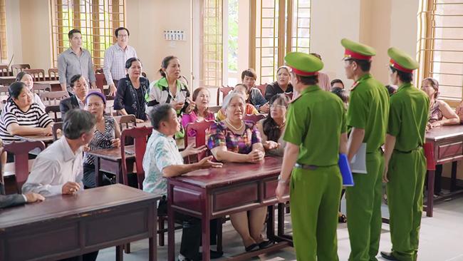 "ngay tan" cua han gao nep gao te: cong no thay nhan tinh, bi dan keo den danh hoi dong - 7