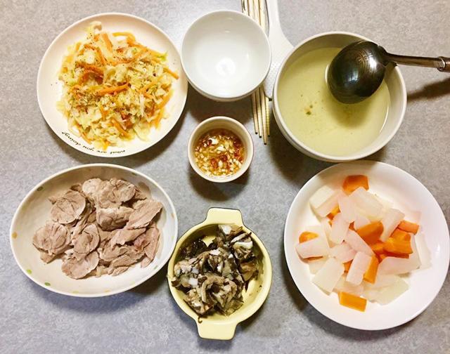 o nhat nhung chi them com viet, 9x bo 20 phut vao bep nau, thanh qua khien chong tron mat - 15