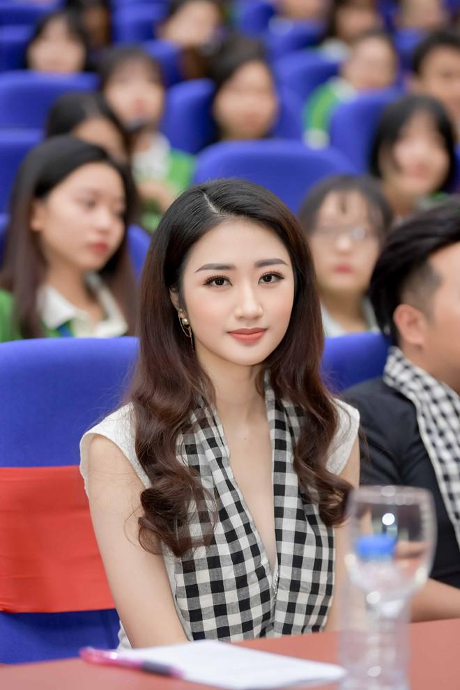 Hoa hậu Thu Ngân kể chuyện quyết tâm tìm cách sửa lỗi nói ngọng - 7