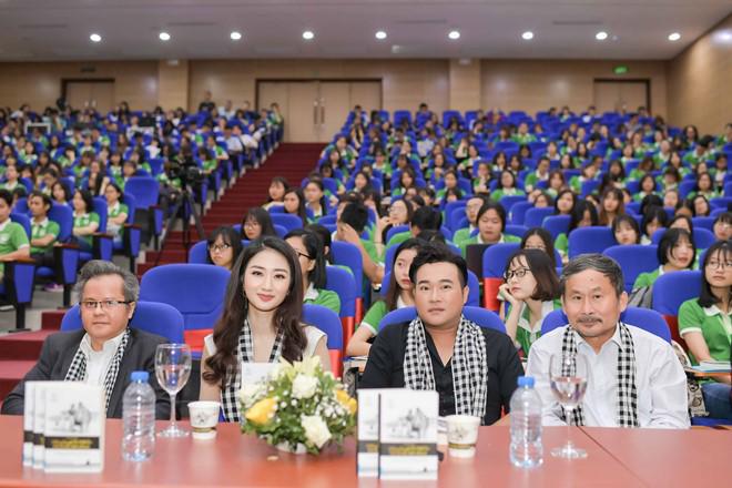 Hoa hậu Thu Ngân kể chuyện quyết tâm tìm cách sửa lỗi nói ngọng - 8