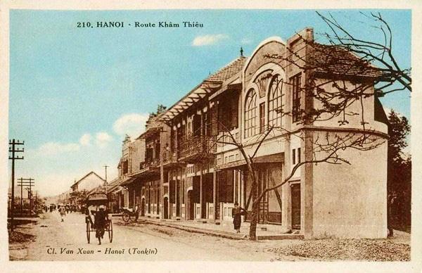 hoa khoi lang gai nhay ha thanh va moi tinh chan dong voi cuu hoang bao dai - 1