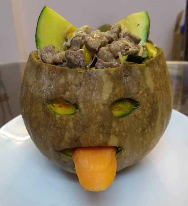 me ha thanh lam mam com "ma" cuc chat chua den 200.000d khien con doi ngay nao cung la halloween - 8
