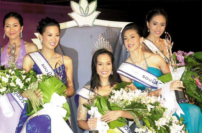 Ngôi sao 24/7: Bố mẹ đau lòng lo lễ tang cho Á hậu tử nạn cùng Chủ tịch Leicester - 3