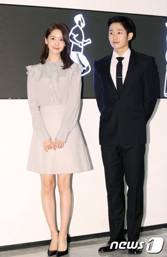 Ngôi sao 24/7: Bố mẹ đau lòng lo lễ tang cho Á hậu tử nạn cùng Chủ tịch Leicester - 8