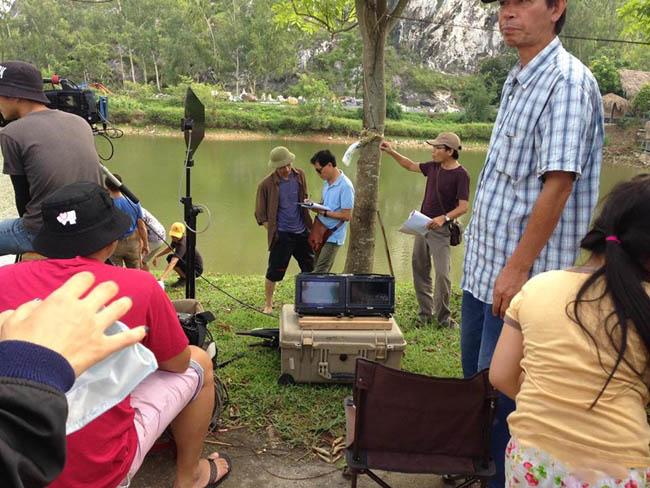 quynh bup be: anh trai ngup lan duoi song tim xac lan "cave"? - 4