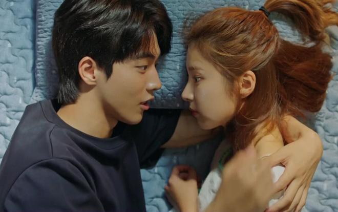 tinh day sau dem dau tien man nong, toi chet lang khi nghe ban trai dien thoai cho 1 nguoi… - 3