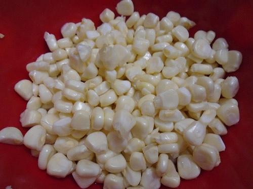 Cách nấu súp gà ngô non ngon khó cưỡng cho bé - 2