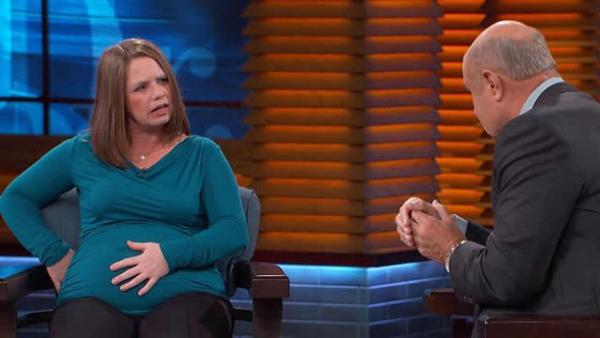 Bác sĩ nói siêu âm không có gì, mẹ vẫn khăng khăng đang mang bầu 6 con suốt 4 năm - 1