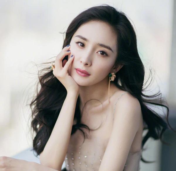 Lão hóa ngược: Cbiz có Dương Mịch, Kbiz có Song Hye Kyo và Vbiz chính là Mỹ Tâm! - 4