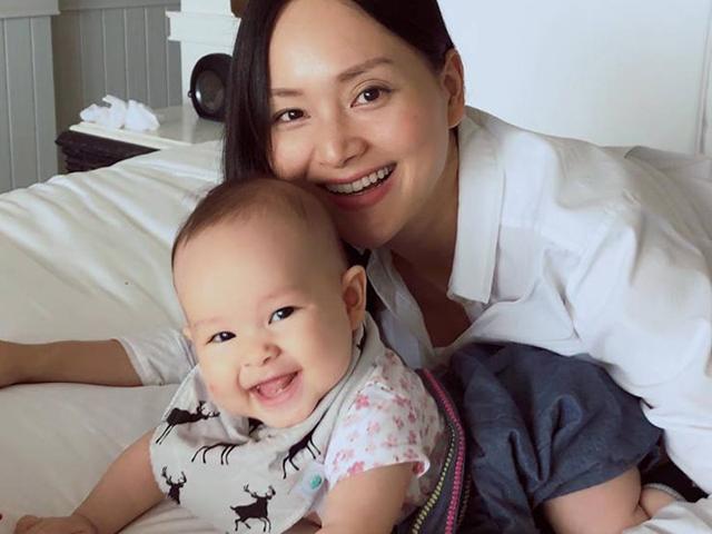 Những bức hình cười toe toét, yêu không cưỡng được của con gái diễn viên Lan Phương