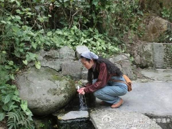 bi “da” dau don, co gai bo pho ve que song “an dat” nao ngo noi tieng, kiem bon tien - 6