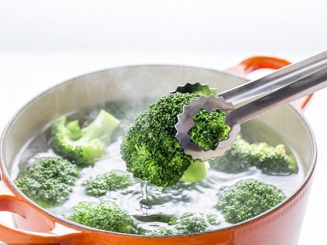 6 loại rau TUYỆT ĐỐI không bao giờ nên luộc, 99% bà mẹ vẫn vô tư nấu hại cả nhà