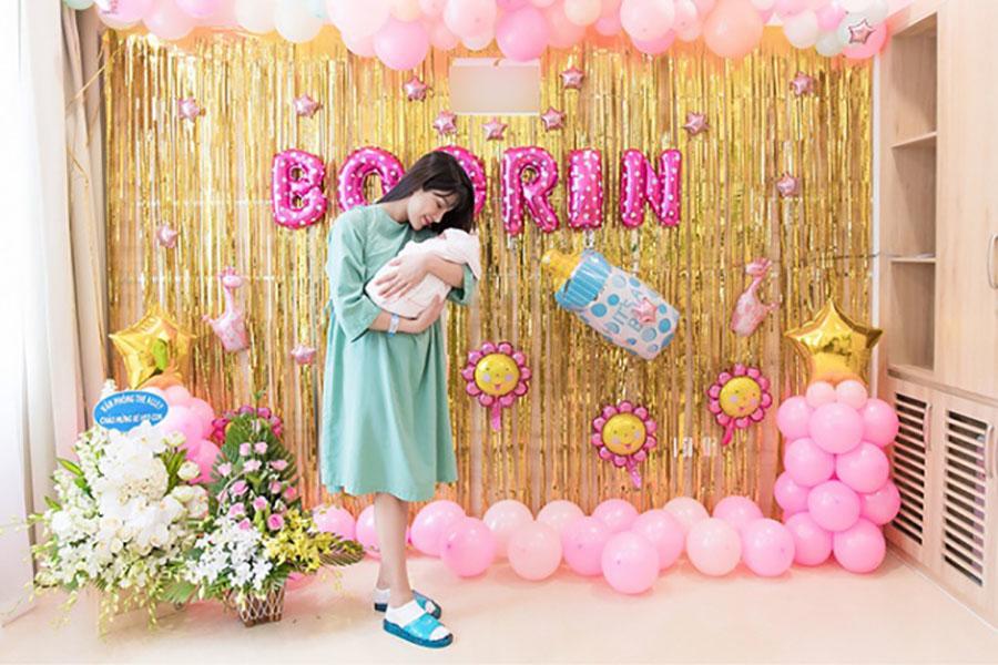 diep lam anh tai xuat tre nhu gai 20 sau sinh, he lo hinh anh dau tien cua con gai - 3