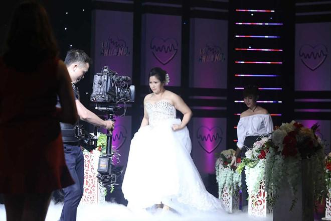 Liêu Hà Trinh rơi lệ trước câu chuyện mẹ con xa nhau hơn 10 năm vì hoàn cảnh đặc biệt - 16