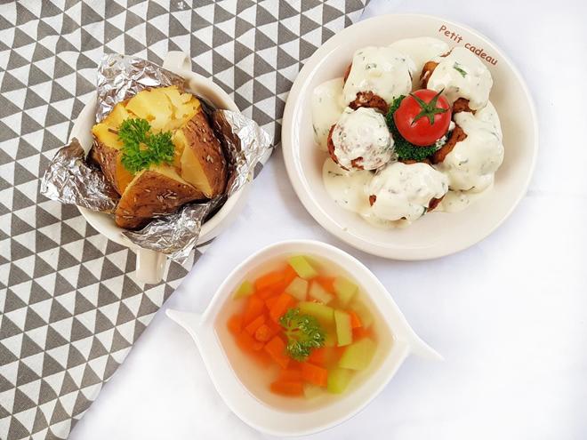 Mẹ dậy từ 5h nấu cho con món nào cũng như nhà hàng 5 sao, chụp ảnh ai cũng choáng - 10