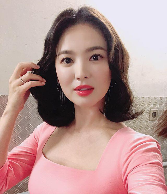 Tượng đài nhan sắc như Song Hye Kyo cũng có khi phải amp;#34;muối mặtamp;#34; vì điểm này - 9