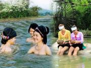 Tin tức - Bí ẩn dòng suối khiến con gái Thanh Hóa xuống "tắm tiên" là có làn da trắng nõn