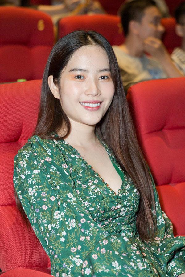 Đến đánh son môi cũng không xong, có chăng nên tặng Nam Em một khoá học cơ bản? - 5