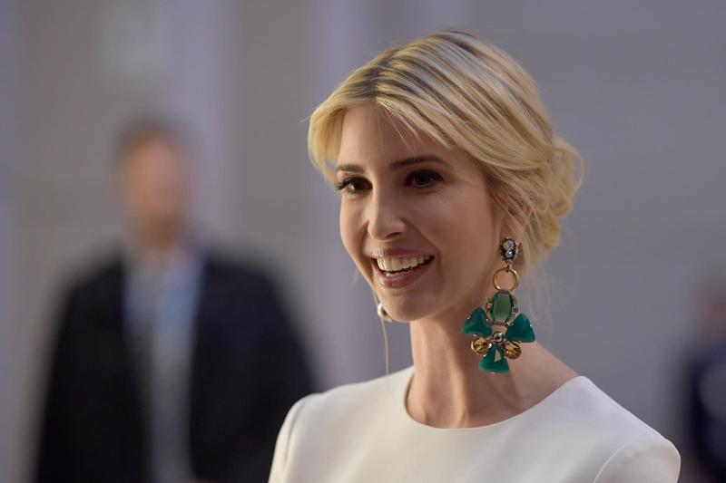 1. Ivanka Trump

Nhắc đến những ái nữ nổi tiếng nhất thế giới, không thể không nói tới cô con gái quyền lực của Tổng thống Mỹ Donald Trump. Sinh năm 1981 với xuất phát điểm là một người mẫu, Ivanka đột ngột chuyển sang kinh doanh để nối nghiệp gia đình.
