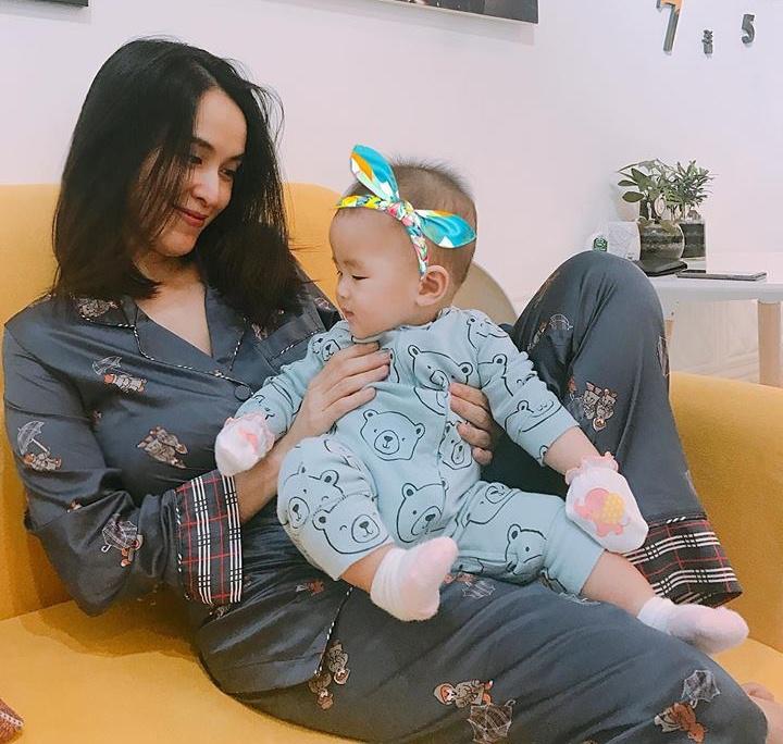 Những mỹ nhân Việt bội thu con gái đầu lòng năm 2018, bé nào cũng tròn trĩnh đáng yêu - 11