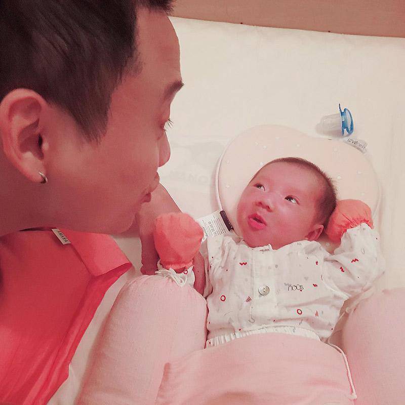 Những mỹ nhân Việt bội thu con gái đầu lòng năm 2018, bé nào cũng tròn trĩnh đáng yêu - 16