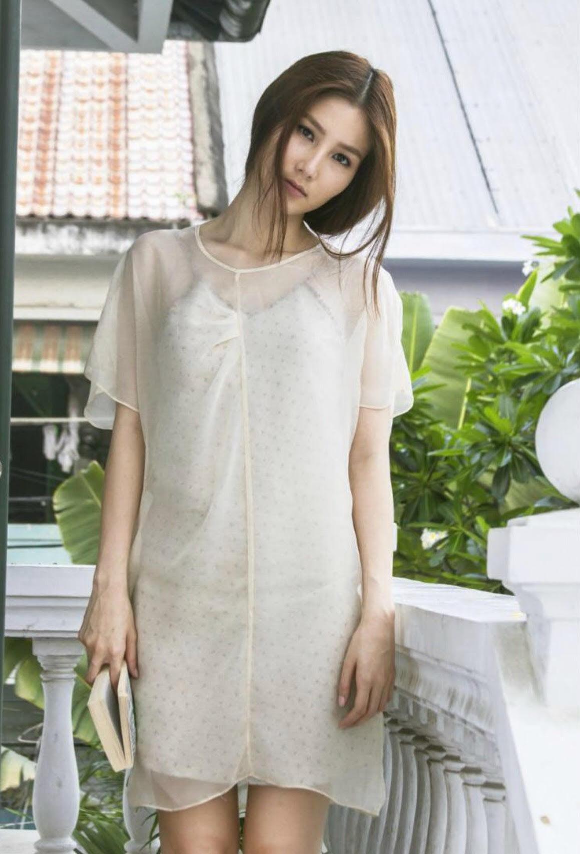 Hiếm ai diện cả đồ ngủ ra phố mà tự tin như Kỳ Duyên, Hoàng Thùy Linh - 8