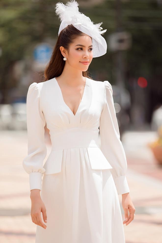 Mỹ nhân thập niên 90 bị chê lố lăng, Phạm Hương bị nói chơi trội vì những lý do này - 2