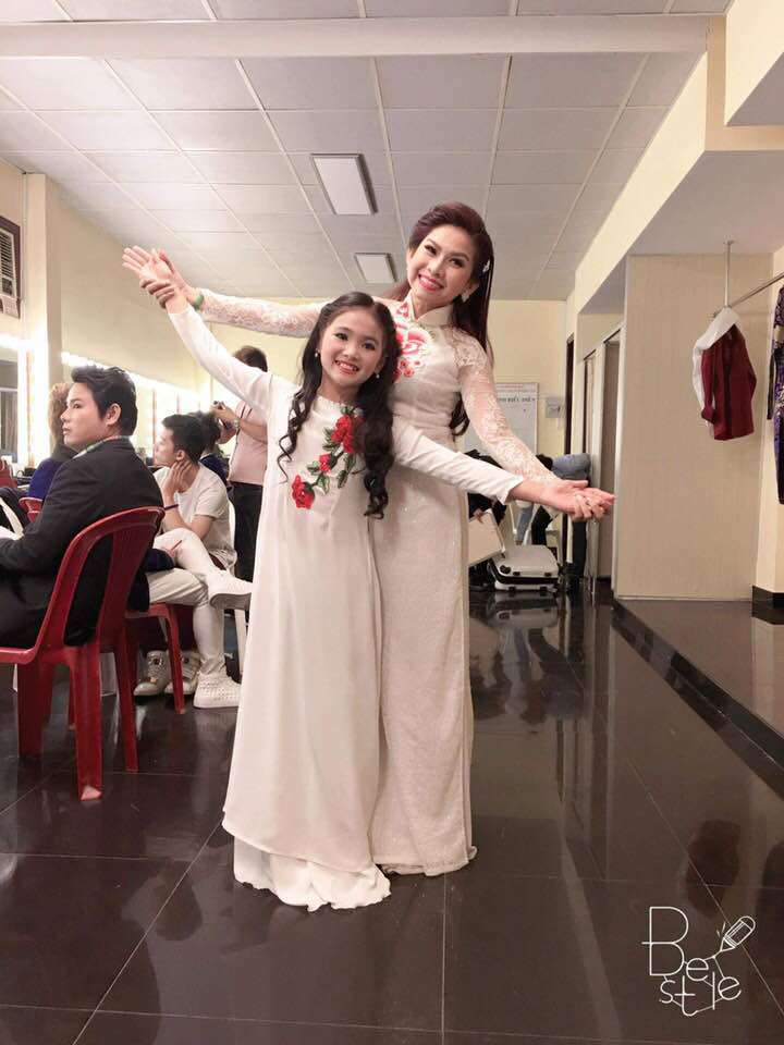 10 tuổi, con gái nuôi cố nghệ sĩ Khánh Nam tậu xe hơi từ tiền cát-xê, xinh như hoa hậu - 6