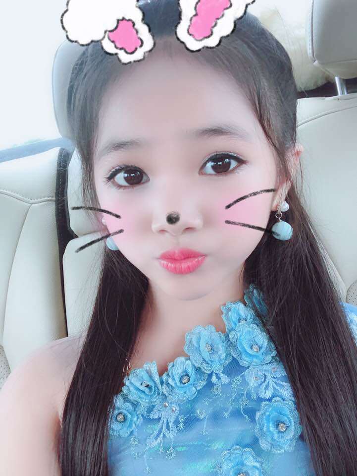 10 tuổi, con gái nuôi cố nghệ sĩ Khánh Nam tậu xe hơi từ tiền cát-xê, xinh như hoa hậu - 2