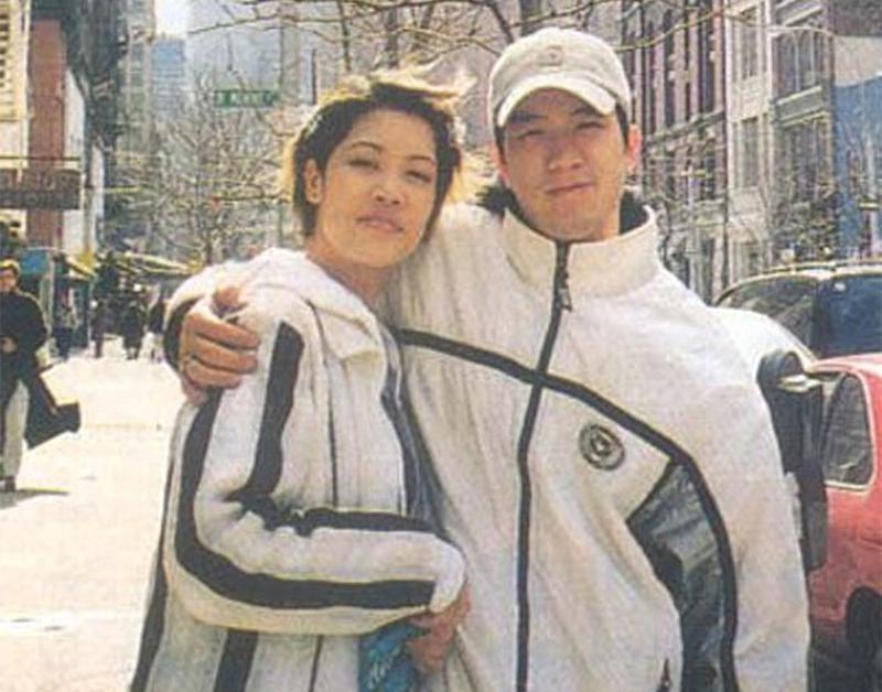 Ca sĩ Thu Phương lập gia đình lần đầu vào năm 1993 cùng Huy MC, cả hai có với nhau hai người con Duy Hải, Thanh Thảo. Tuy nhiên đến năm 2003, vợ chồng Thu Phương quyết định ly hôn và sang Mỹ lập nghiệp.

