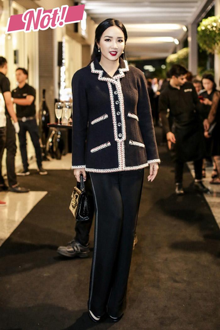 Tiểu Vy bị chê thậm tệ khi thử váy, Elly Trần đẻ 2 con vẫn trẻ trung nhờ chăm sexy - 15
