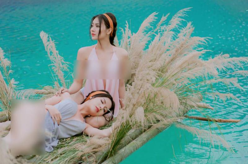 Tháng 3/2017, mạng xã hội liên tục chia sẻ hình ảnh 2 cô gái ăn mặc gợi cảm, tự tin tạo dáng ở hồ nước xanh Hải Phòng, bất chấp quy định cấm của chính quyền địa phương.

