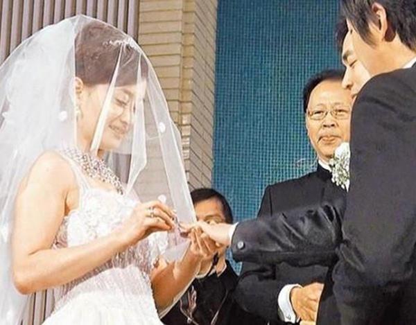 Trần Đức Dung: Nàng ngọc nữ duy nhất được amp;#34;đặt cọcamp;#34; chờ ngày đủ lớn để đóng phim amp;#34;ướt átamp;#34; - 10