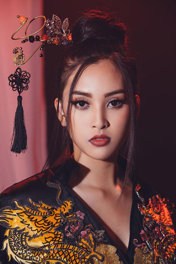 Trang điểm đậm là như bà già ngay, nhưng Tiểu Vy, Hương Giang và mỹ nhân này thì lại khác - 3
