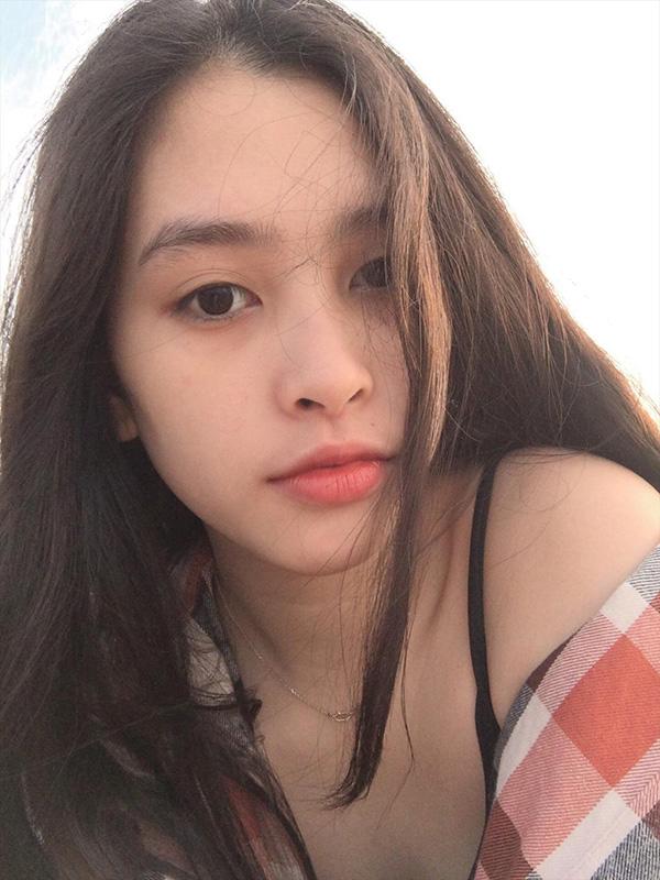 Trang điểm đậm là như bà già ngay, nhưng Tiểu Vy, Hương Giang và mỹ nhân này thì lại khác - 1