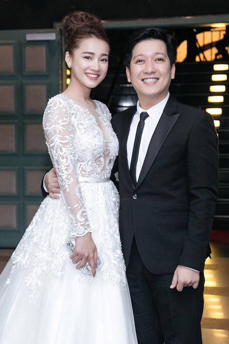 Thông tin Nhã Phương cưới chạy bầu đã rộ lên từ trước khi nữ diễn viên tổ chức đám cưới cùng danh hài Trường Giang từ hồi tháng 9. 
