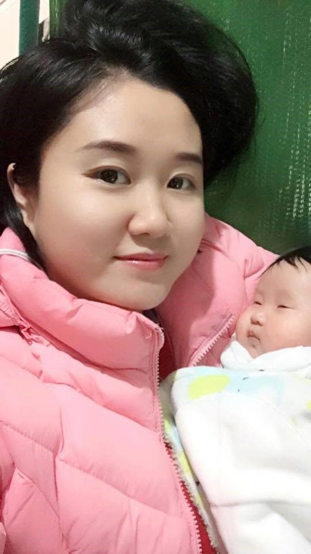 Từng muốn từ bỏ nuôi con bằng sữa mẹ, lý do của mẹ 9X khiến ai nấy đều cảm thông - 1